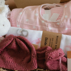 Deluxe Baby Gift Hamper baby girl gift hamper baby and mumma gifts_edited.jpg