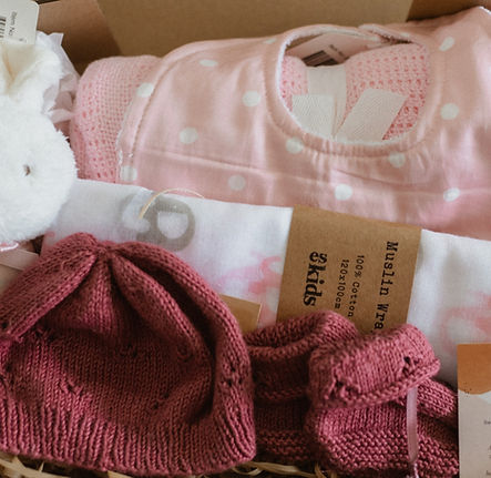 Deluxe Baby Gift Hamper baby girl gift hamper baby and mumma gifts_edited.jpg